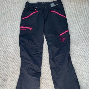 Noronna Soft Shells Pants.